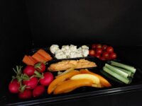 Groenteschotel met dipsaus
